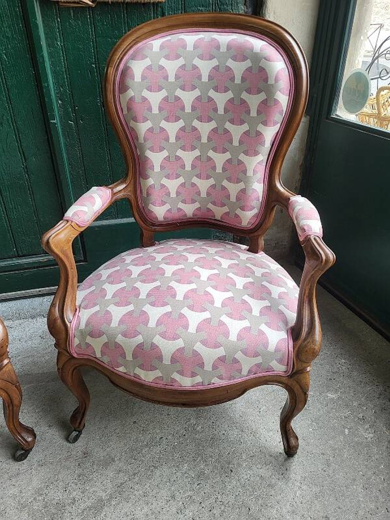 Paire de fauteuils louis philippe en noyer