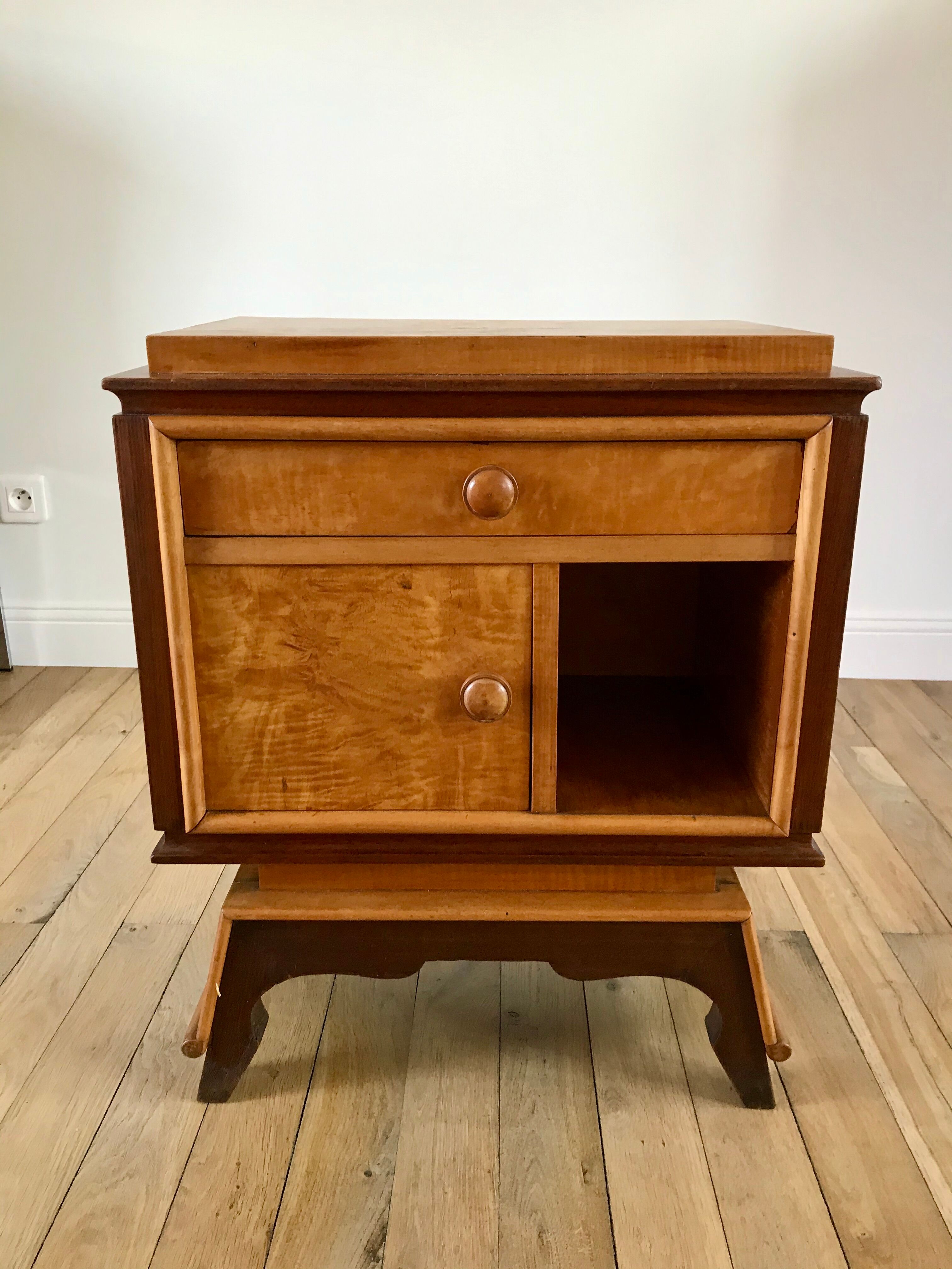 Bedside table in orm magnifying glass art deco 30s