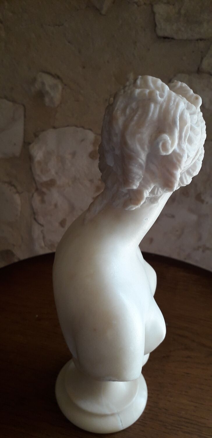 Alabaster bust after Antonio Canova