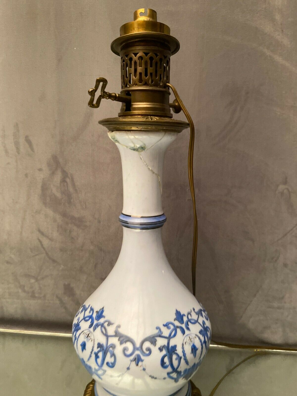 Old Paris porcelain lamp on nineteenth century bronze frame