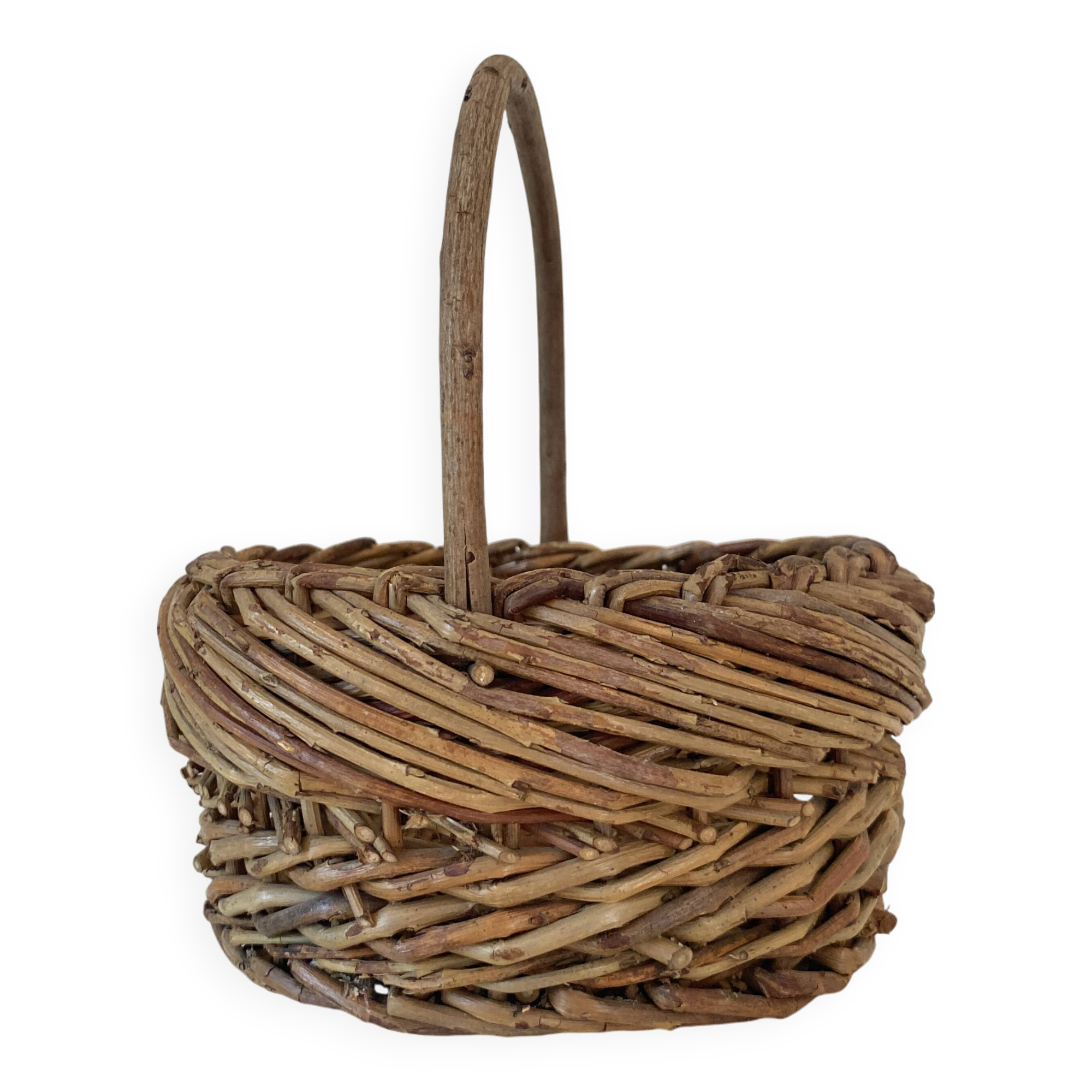 Round wicker and wood basket