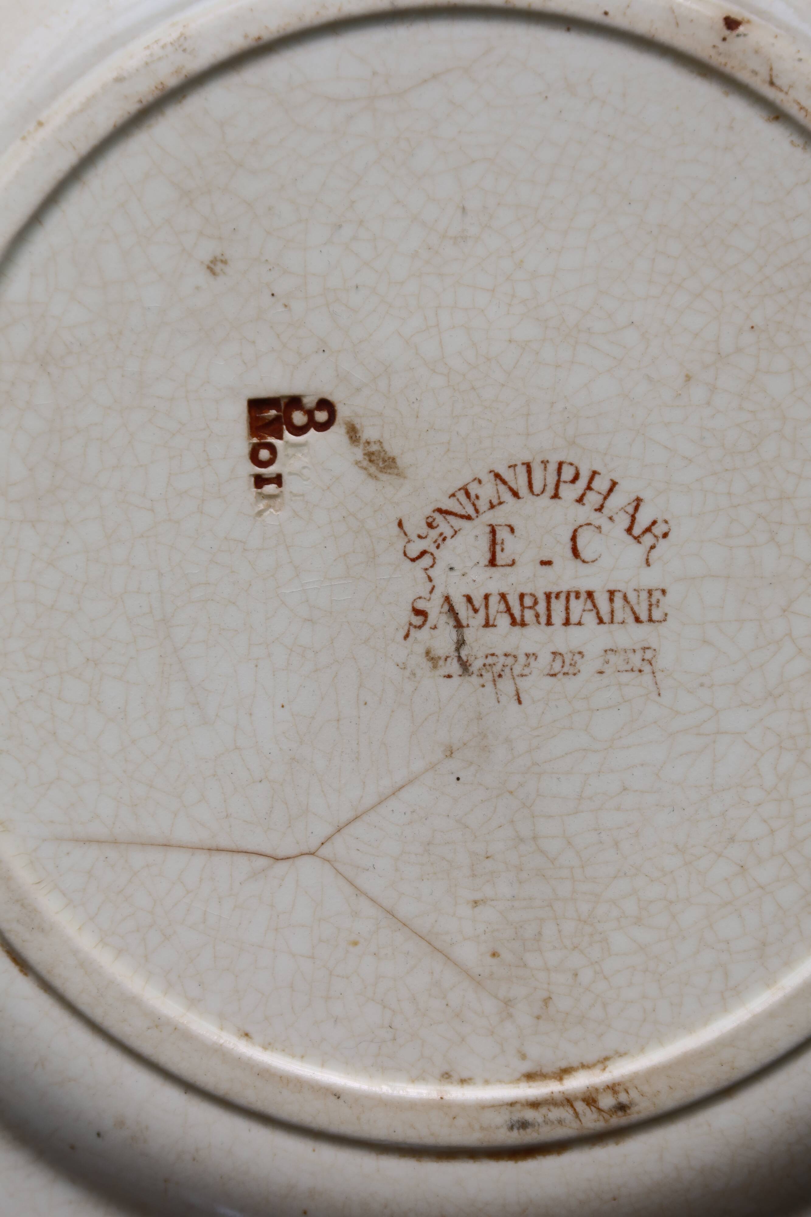 Assiette plate ancienne terre de fer Samaritaine décor Nénuphar