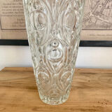 Vase en verre ciselé
