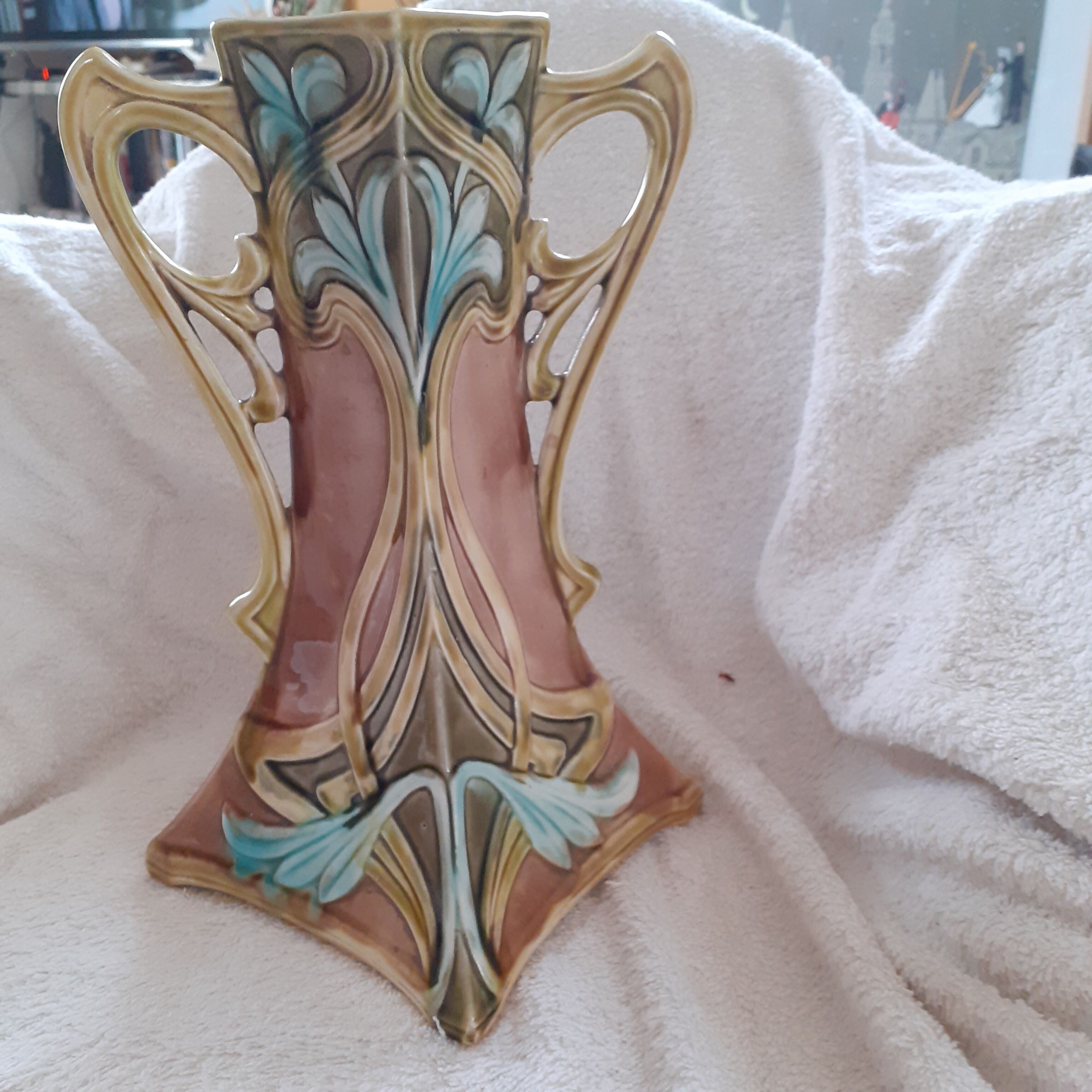 Pair of large Vases from the Art Nouveau era. Mr. Onnaing.