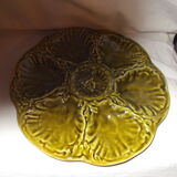 8 Seashell or oyster plates, Gien earthenware