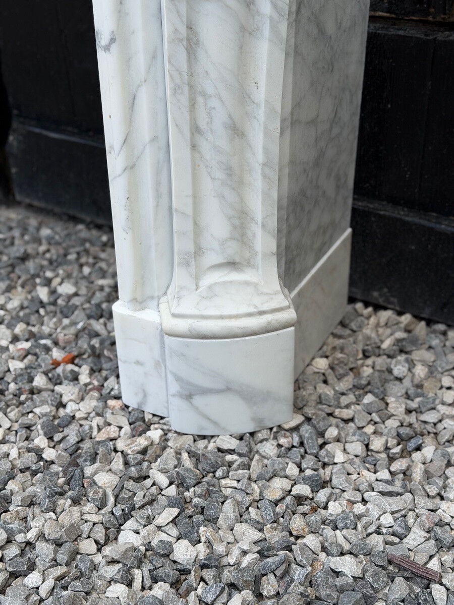 Louis XV style fireplace in Arabescato Carrara marble, circa 1880.