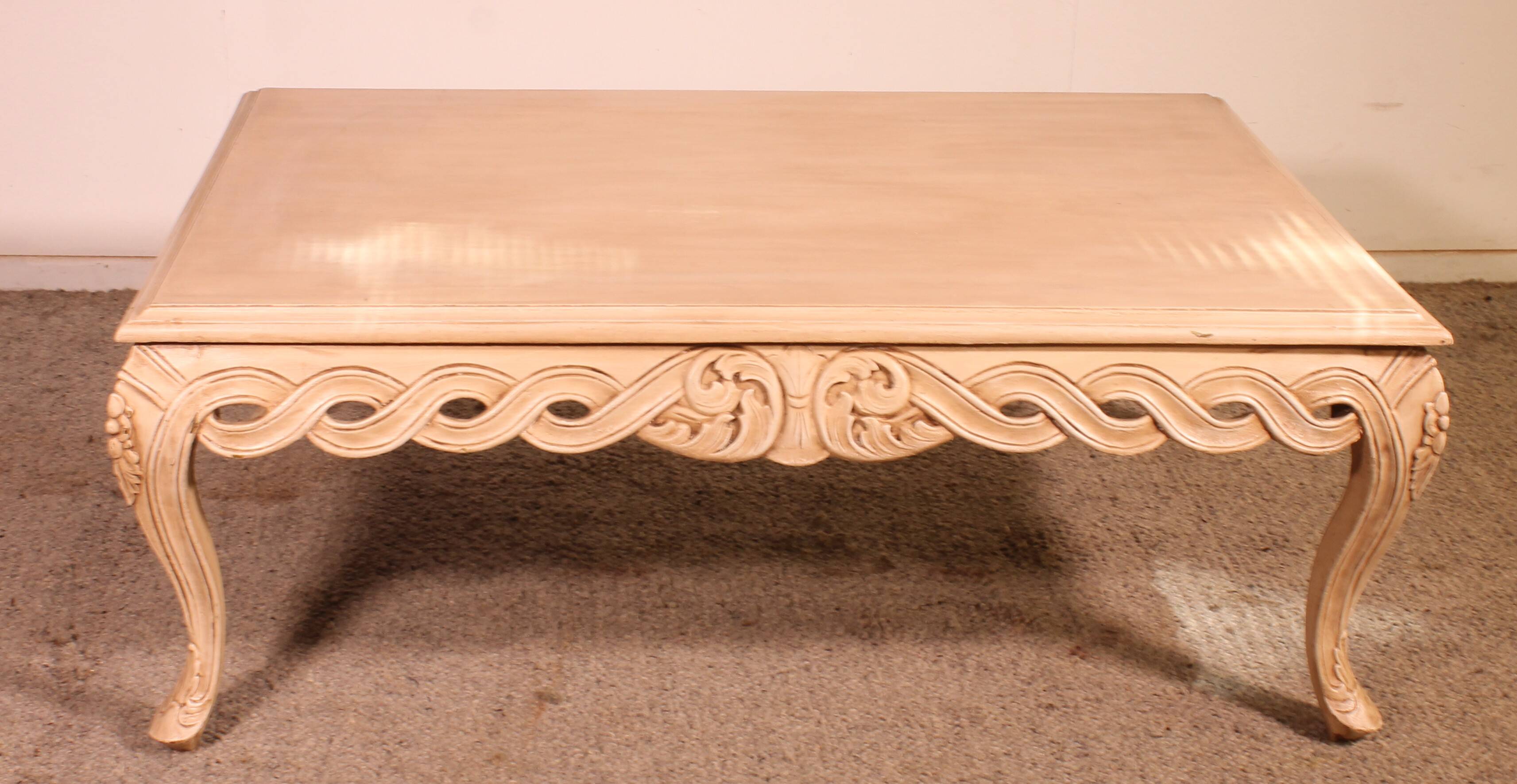 polychrome wooden coffee table