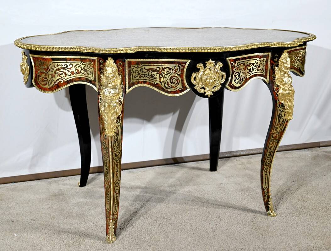 Table d’Apparat en Poirier Noirci, époque Napoléon III – Milieu XIXe