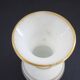 Vase miniature en opaline