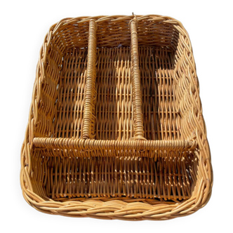 Cutlery storage basket
