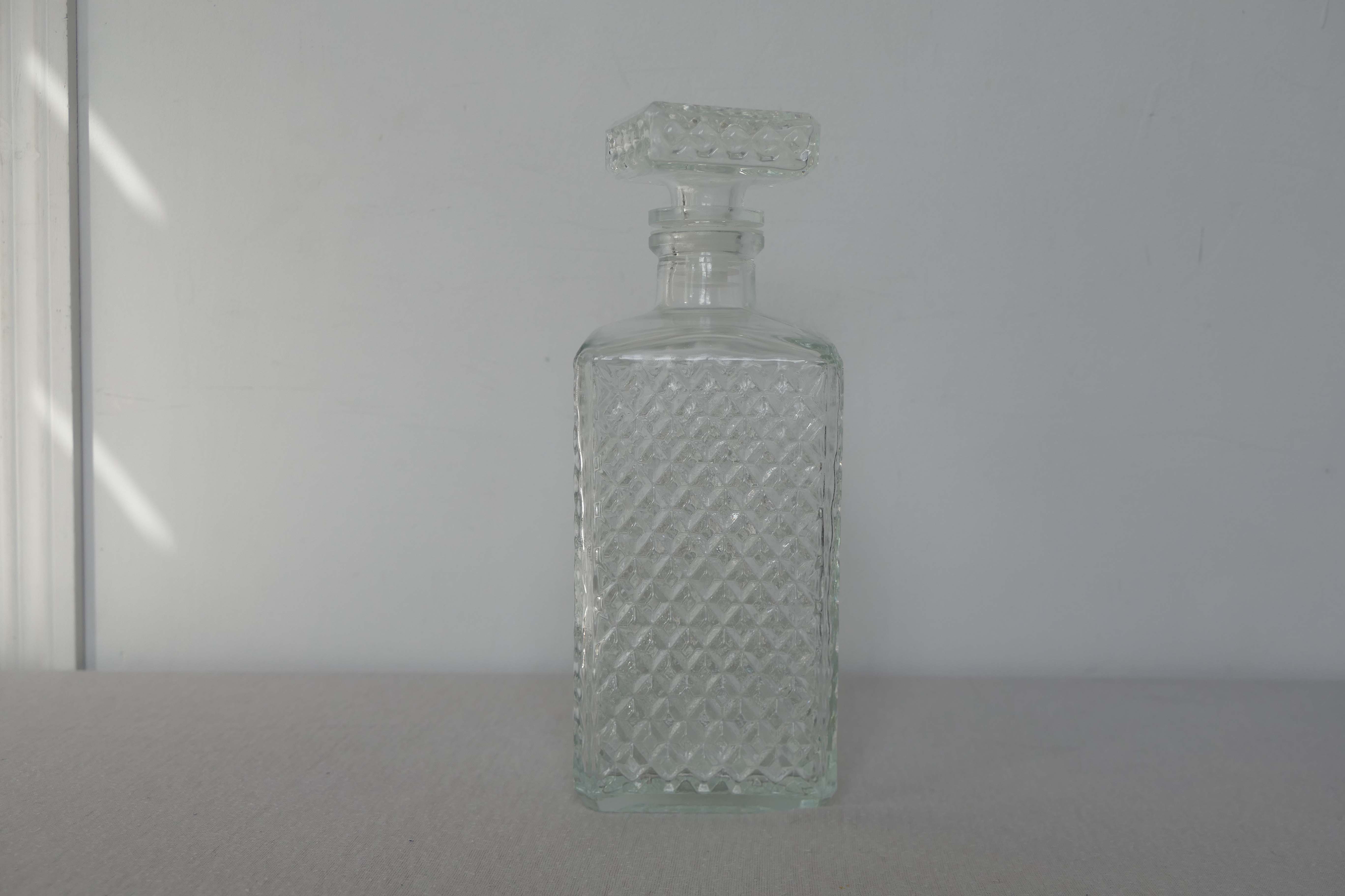 Carafe à whisky vintage verre ciselé