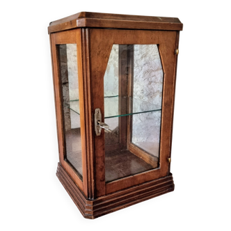 Vitrine murale Art déco – Noyer massif, verre biseauté et fond miroir