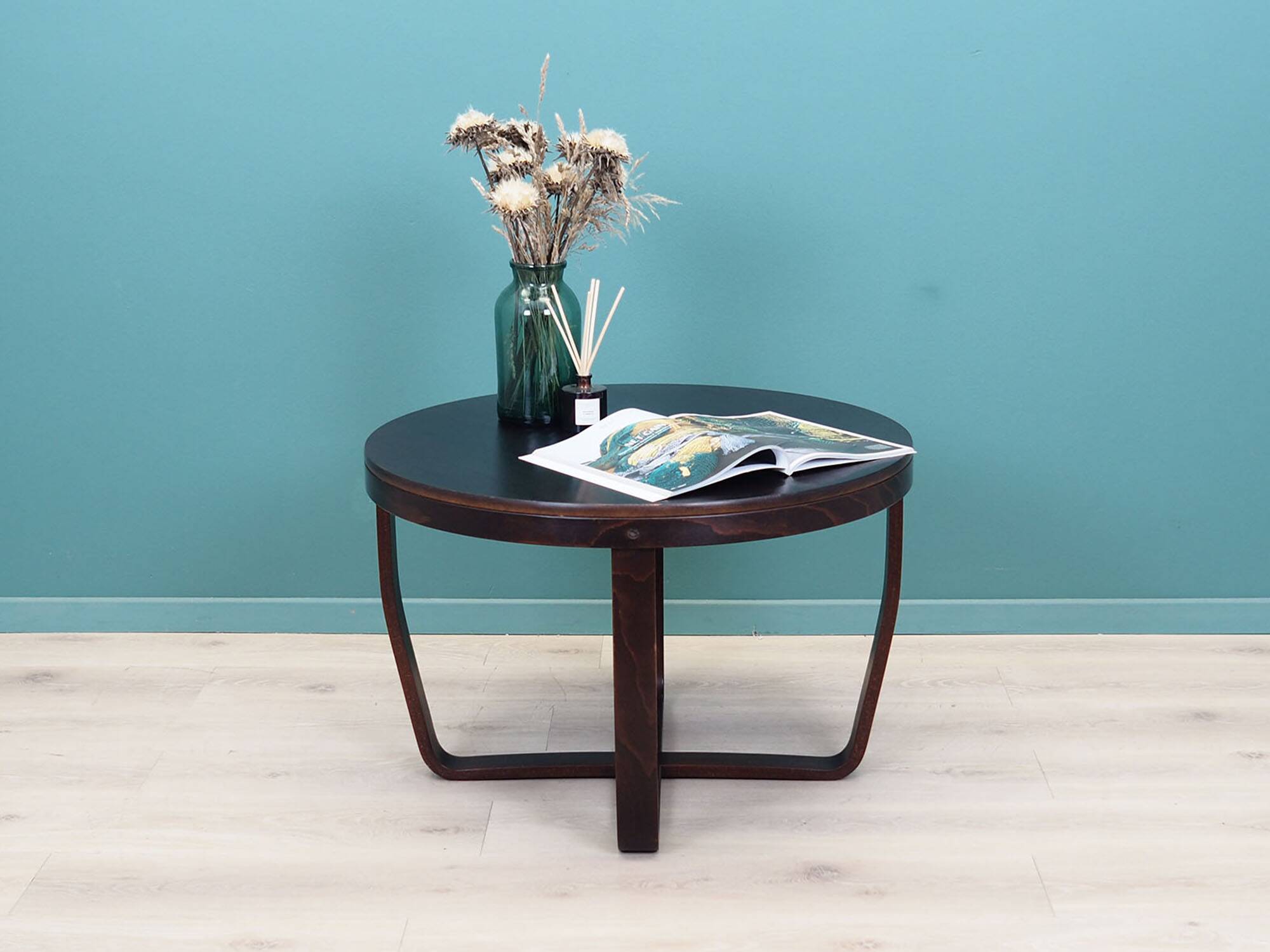 Round coffee table, Danish design, 1960s, production: Denmark
