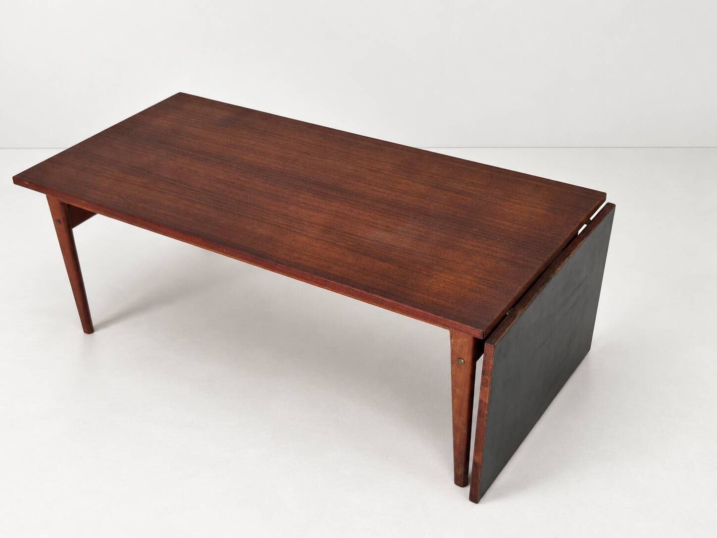 Table basse extensible en teck danois modèle PJ 56B par Grete Jalk, années 1960.