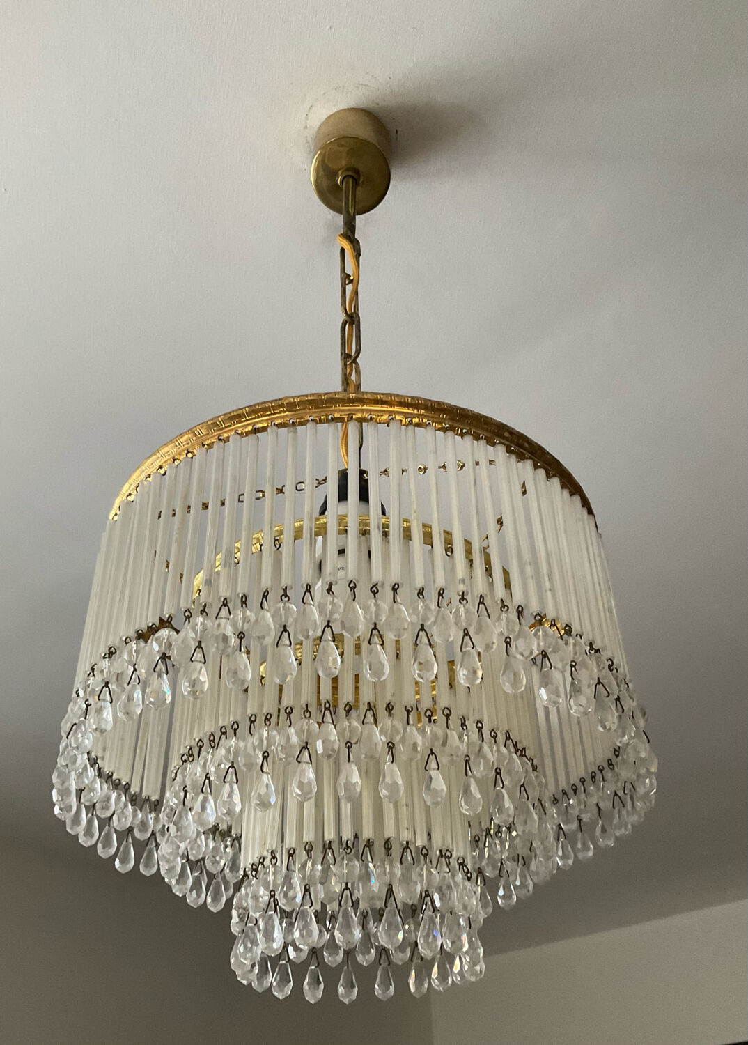 Waterfall chandelier in brass and tassels from the 60s and 70s