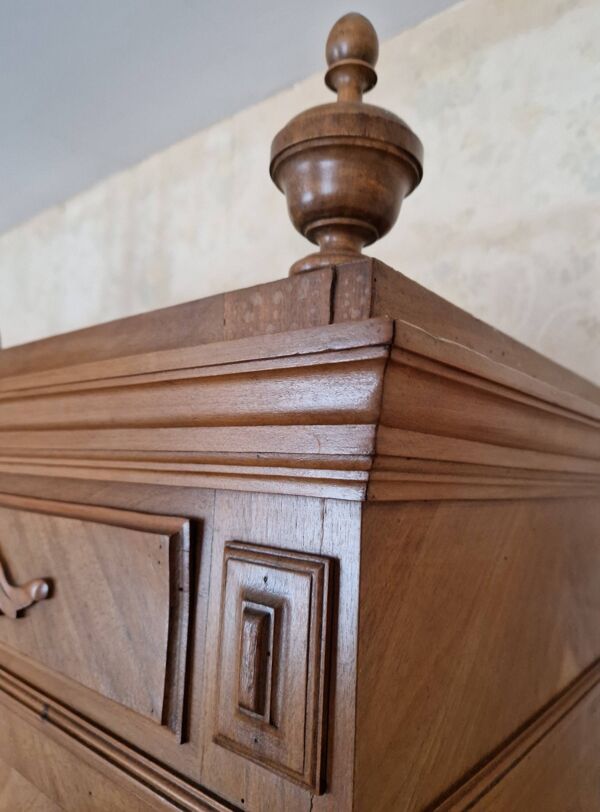 Grande armoire ancienne style Henri II en chêne et noyer miroirs biseautés