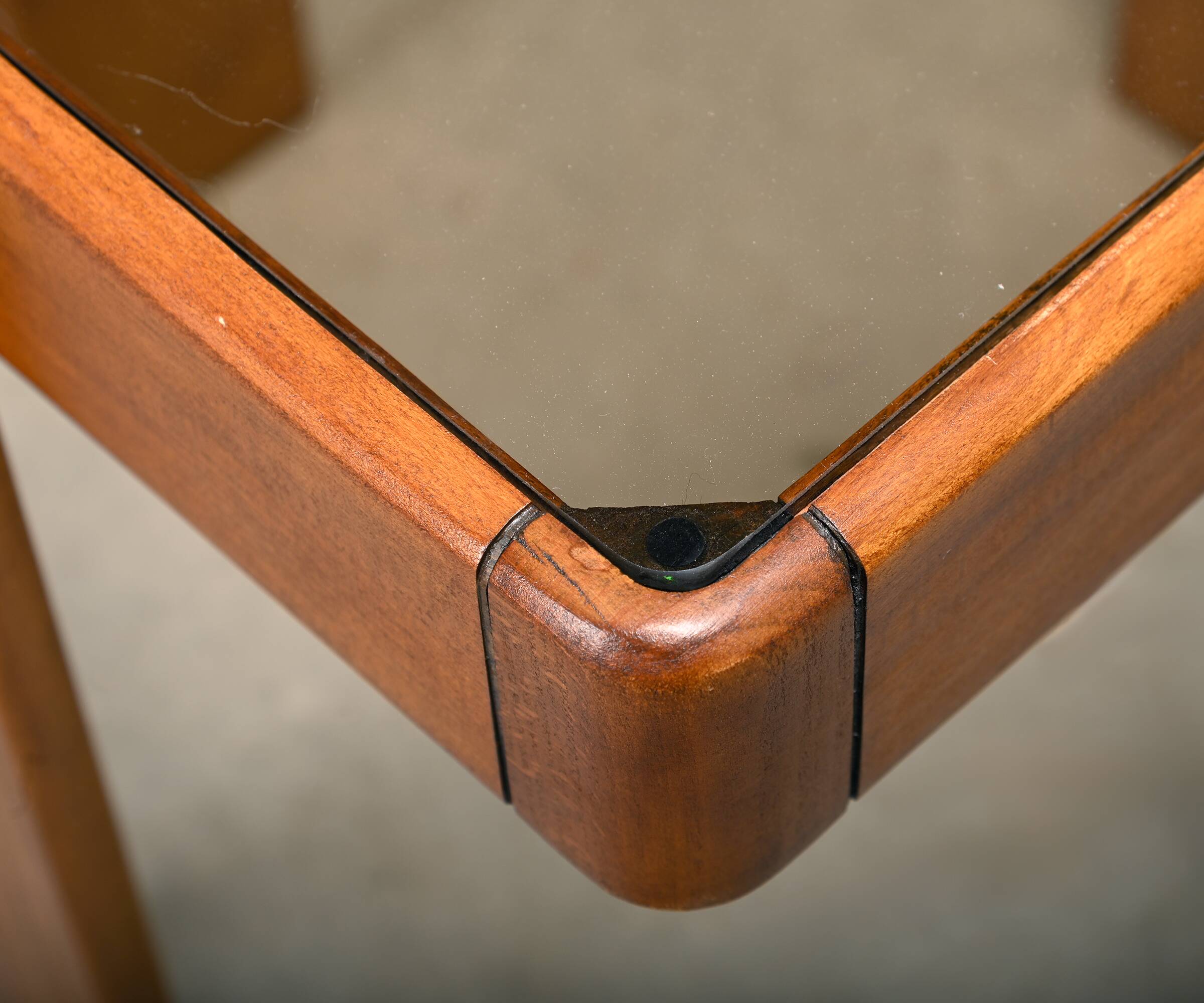 Gianfranco Frattini Nesting Tables in stained wood for Cassina and Meblo, 1
