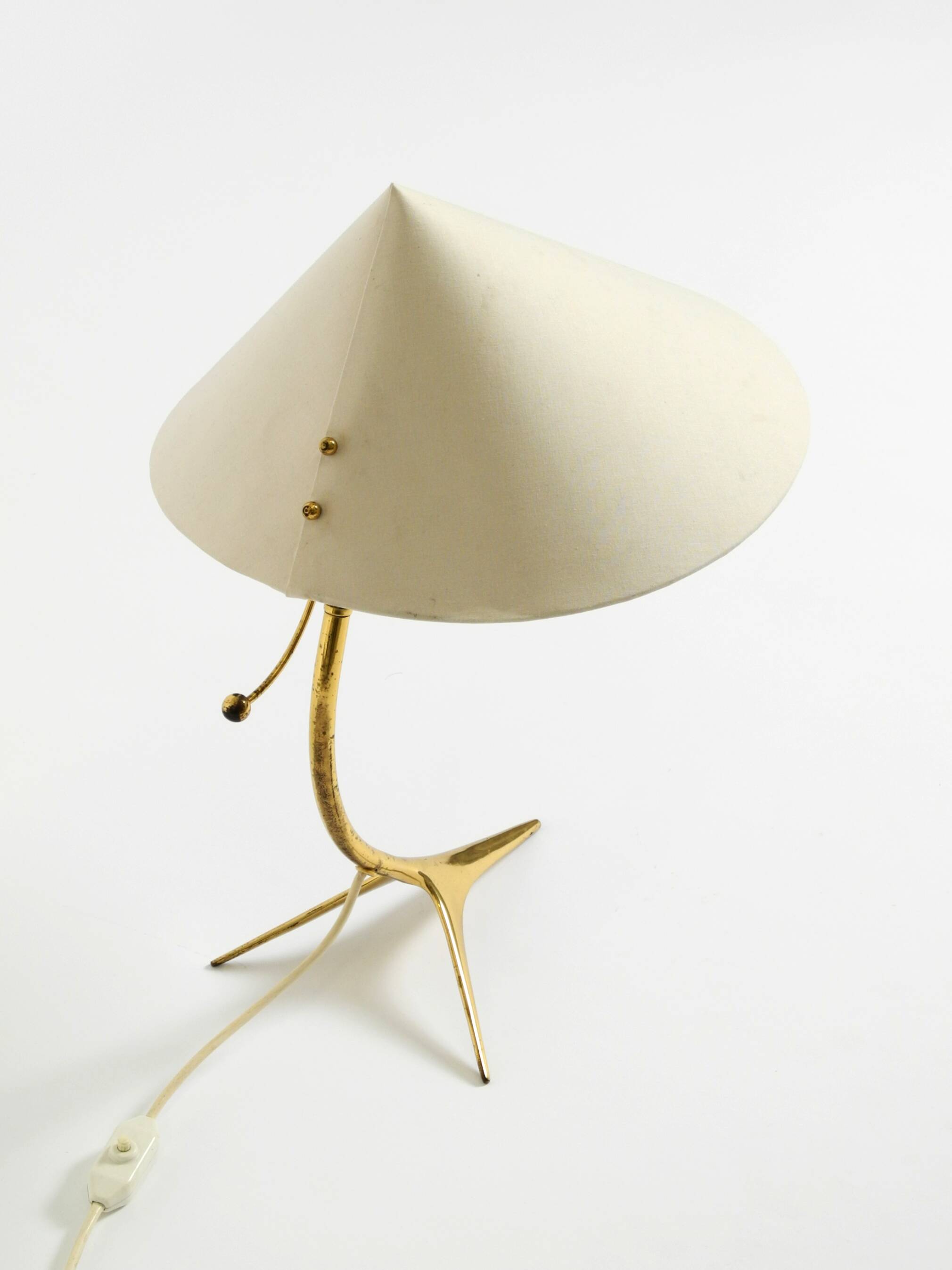 Large mid-century modern brass crow's foot table lamp by Kalmar Austria