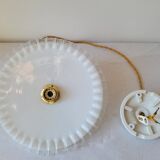 Serrated opaline suspension