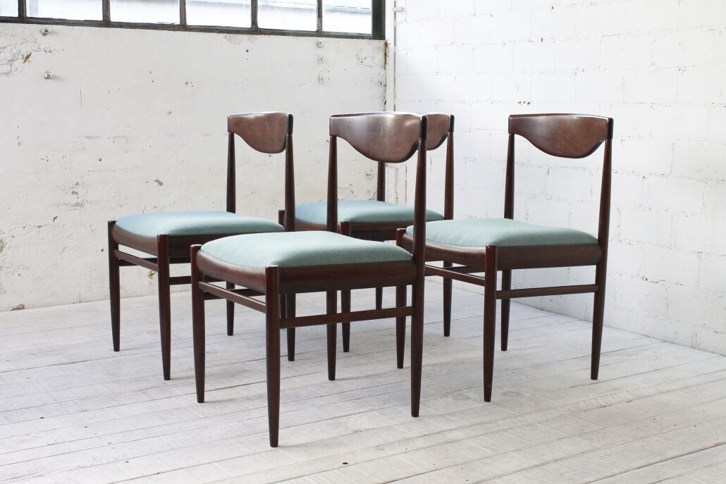 Set of 4 dining chairs