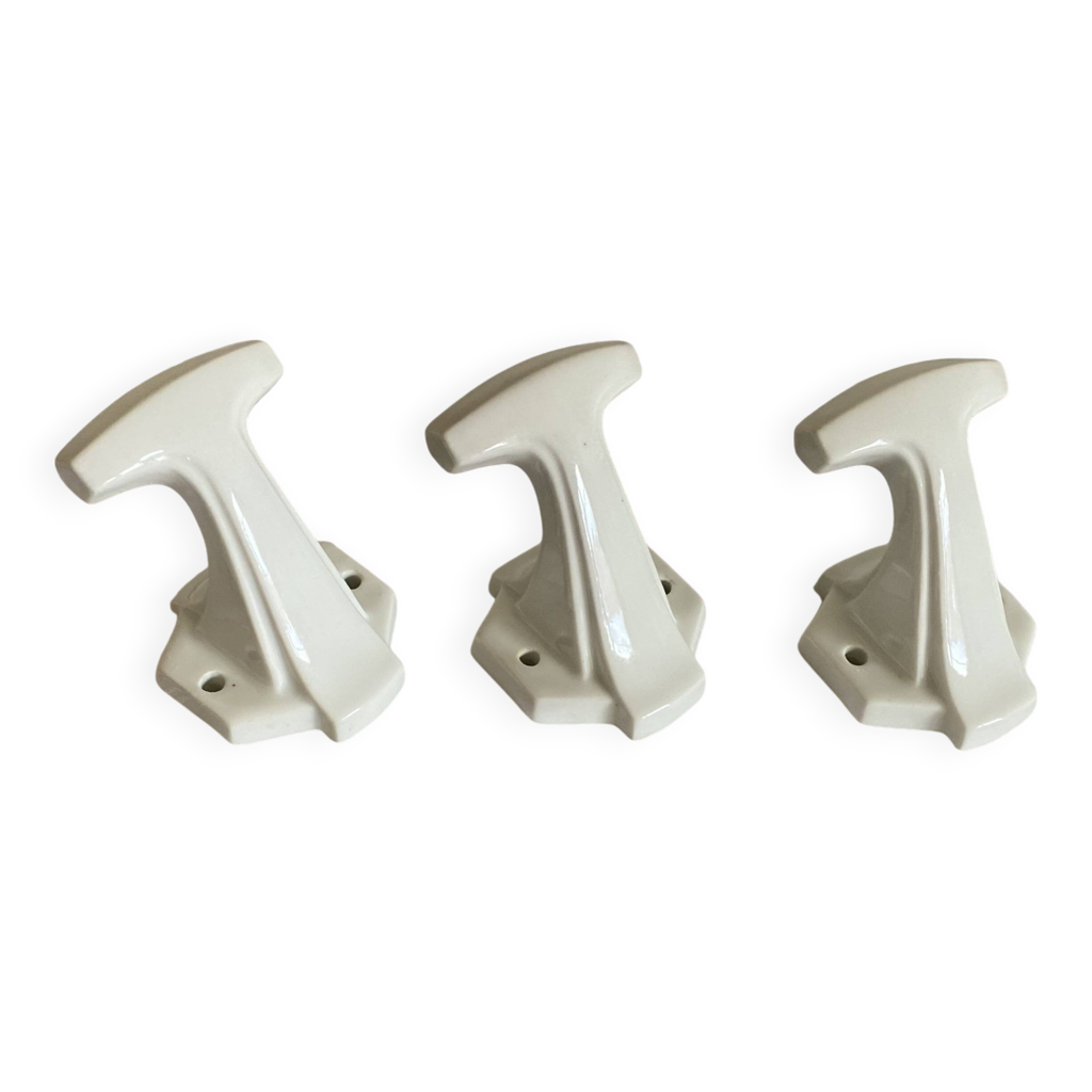 Lot de 3 patères Art Déco anciennes en céramique blanche