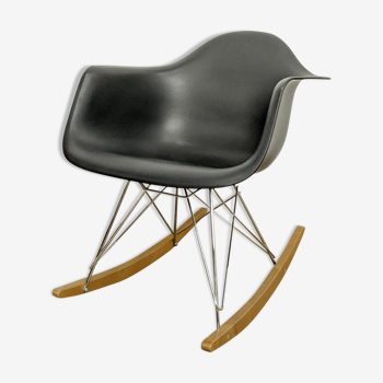 Black Eames rocking chair 141
