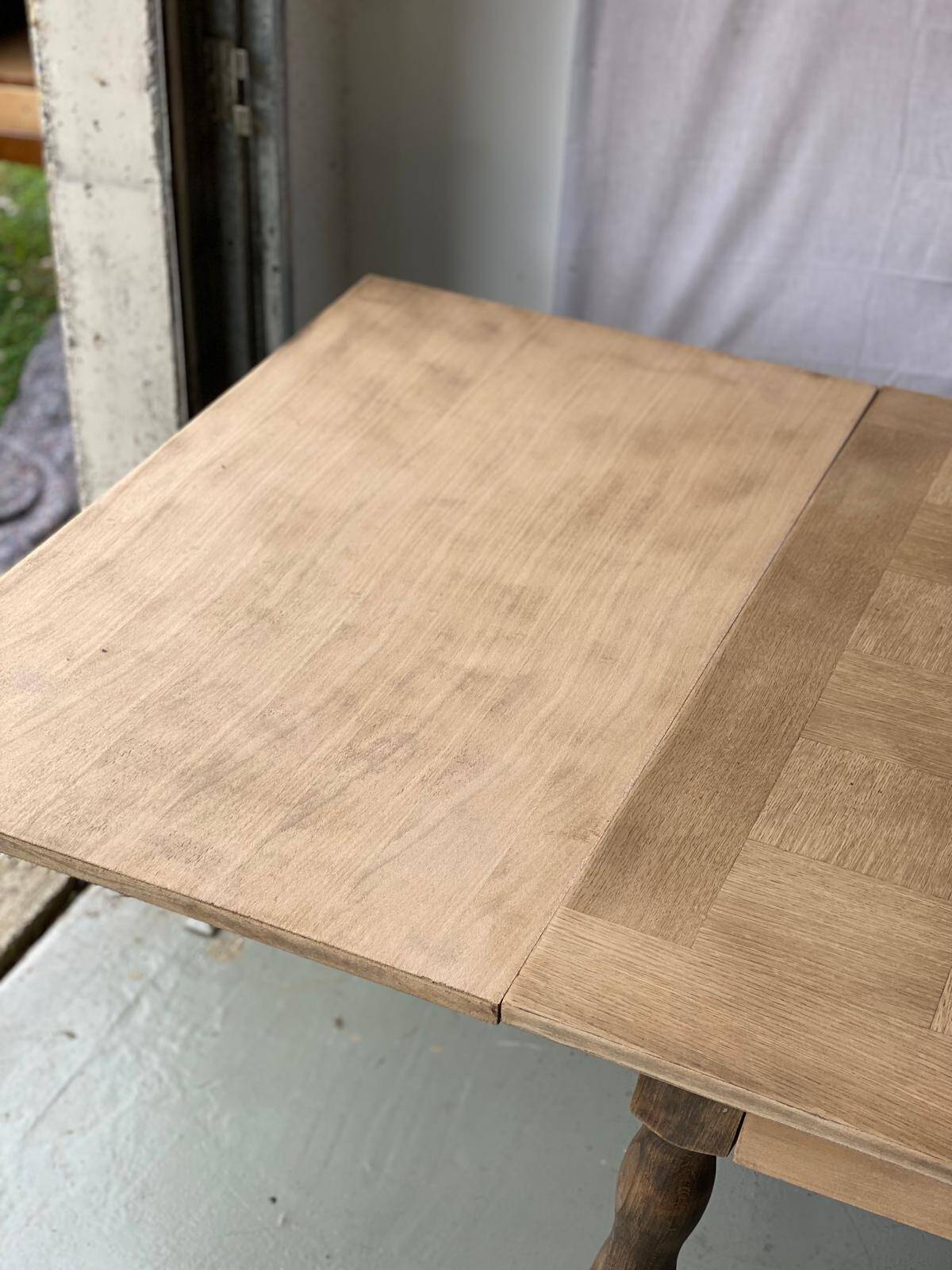 Vintage extendable dining table renovated in marquetry and raw wood
