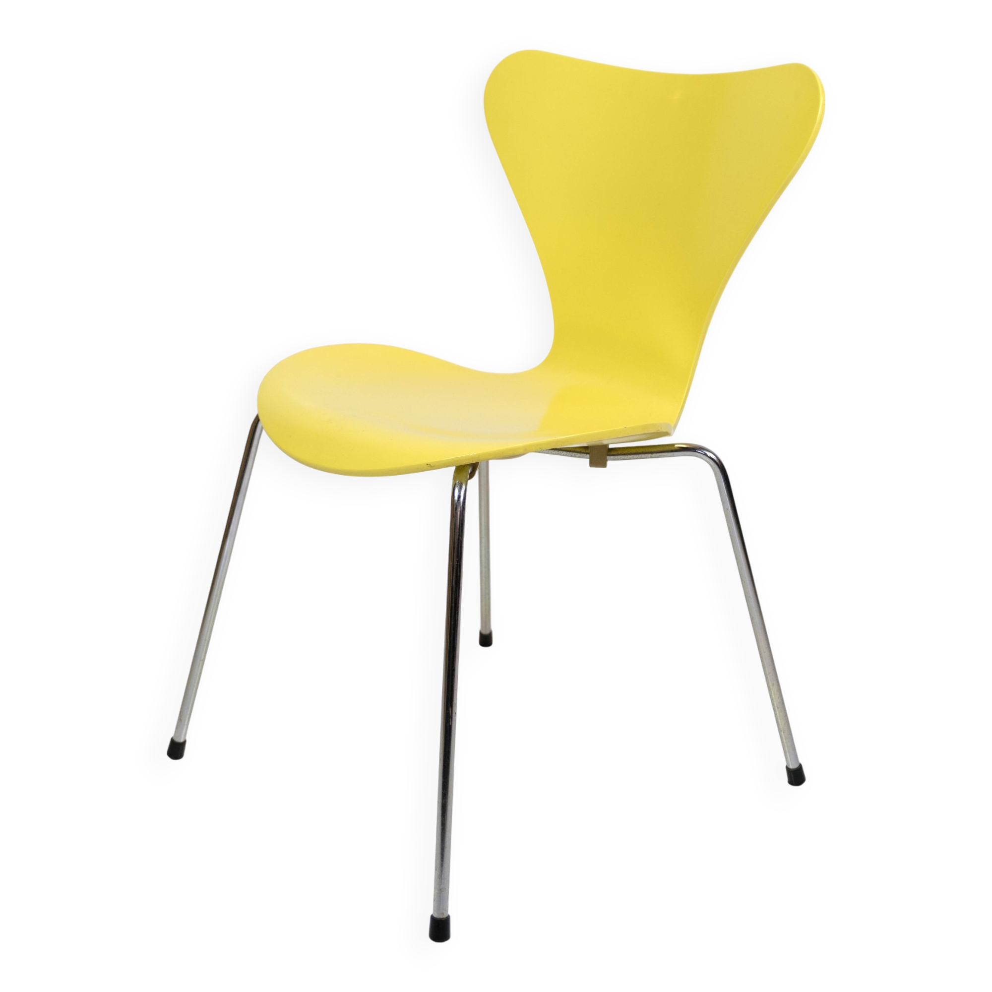 Set Of 6 Seven Chairs Model 3107 Lacquered In Yellow By Arne Jacobsen For Fritz Hansen From 1990s