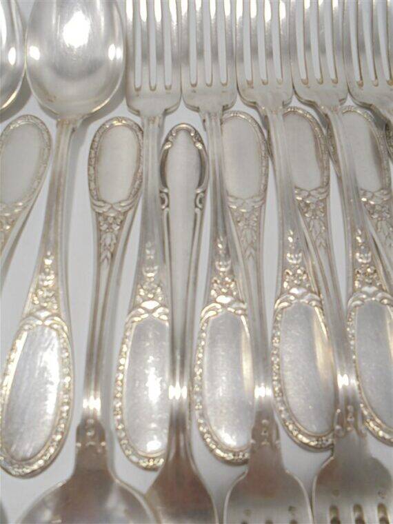 Set of 24 cutlery.