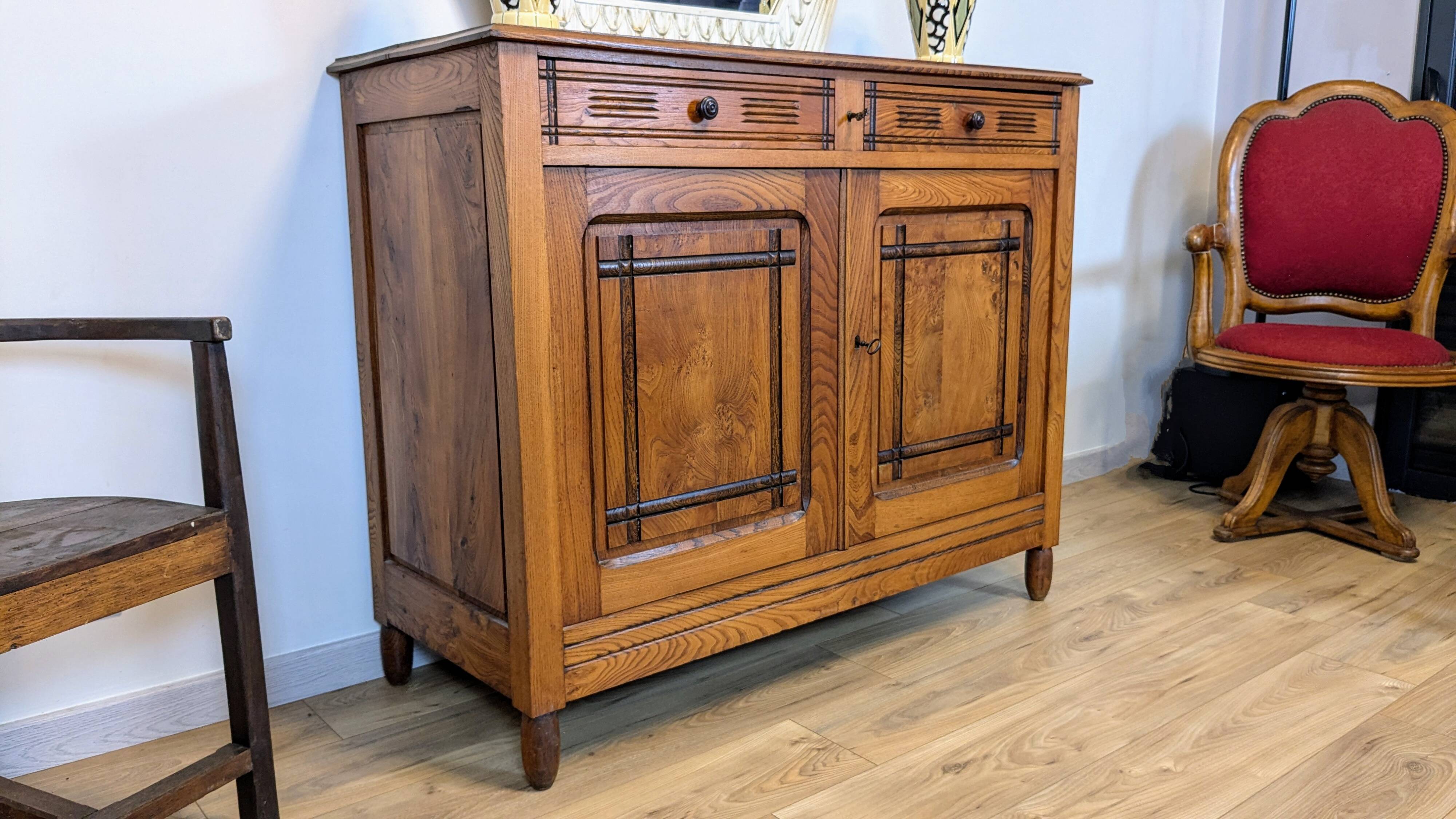 Early 20th century country sideboard in solid wood