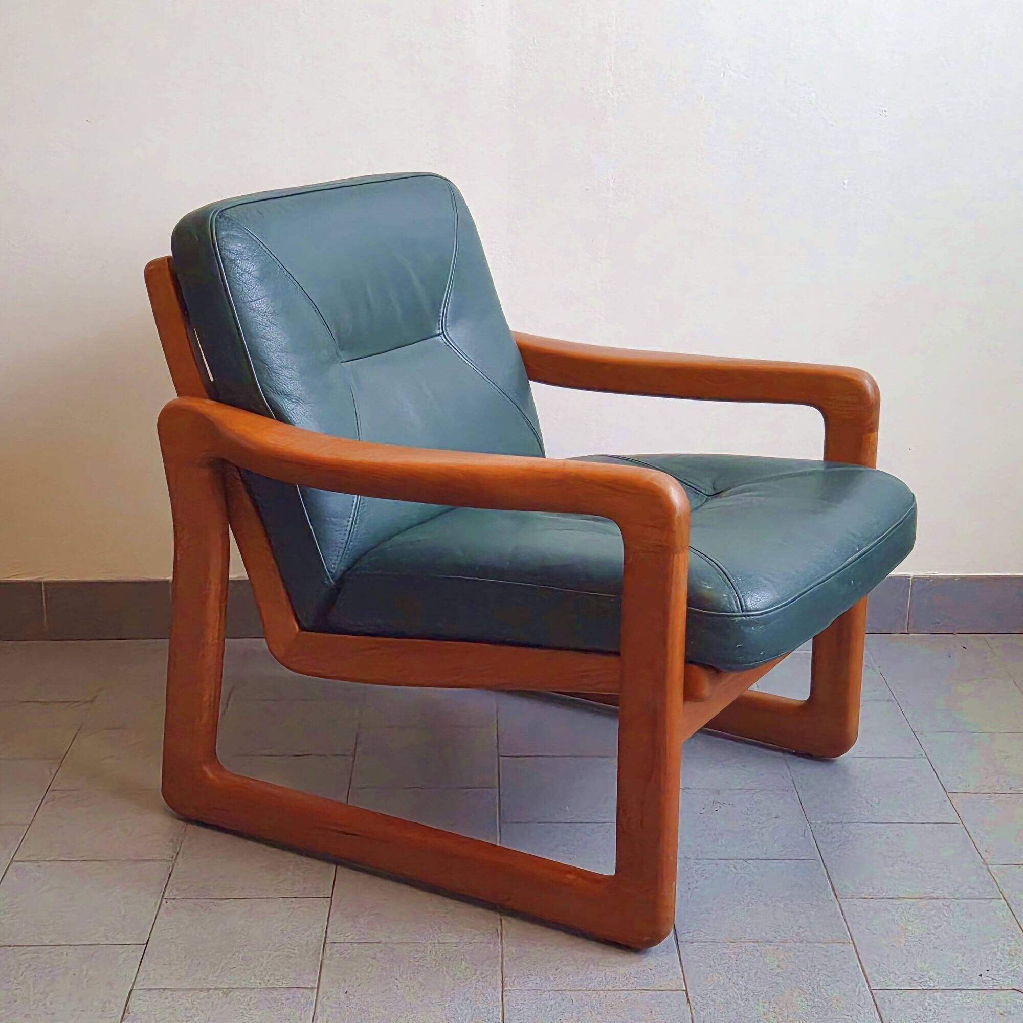 Pair of Scandinavian armchairs by Poul Jeppesen for Holstebro Mobelfabrik