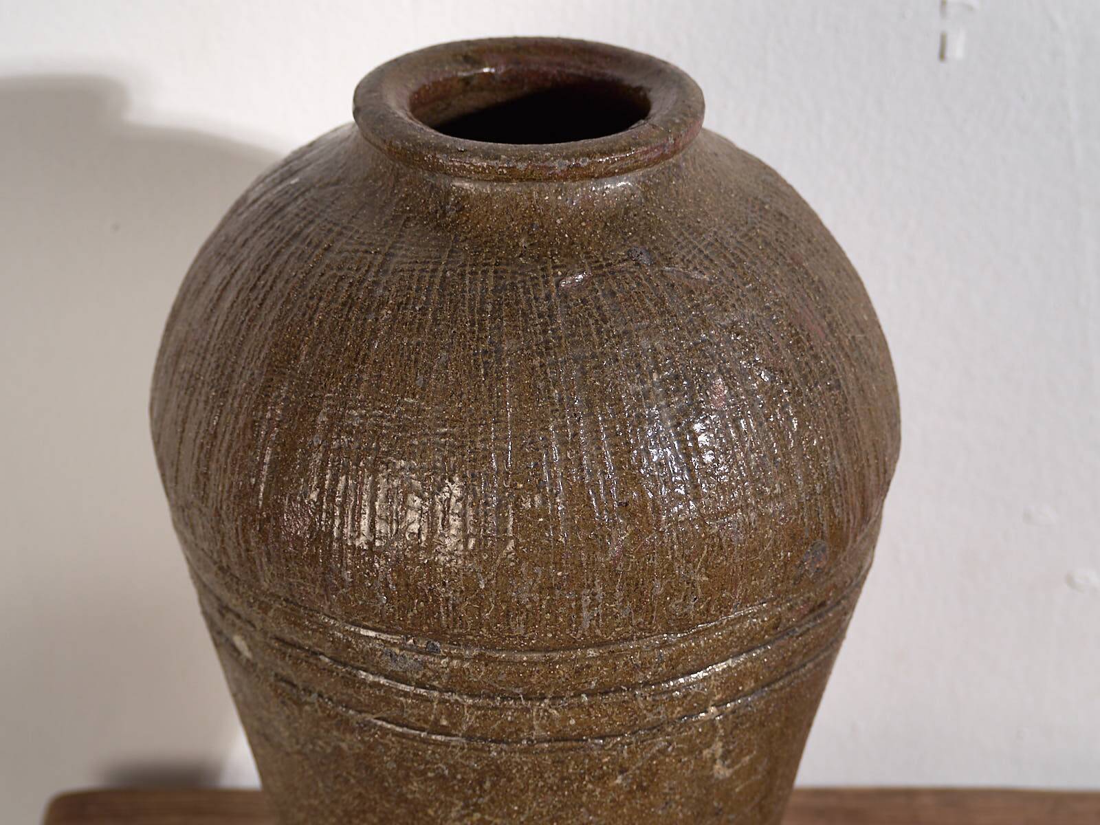 Antique Chinese ceramic vase in dark tones (c.1900)
