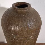 Ancien vase chinois en céramique dans des tons sombres (c.1900)