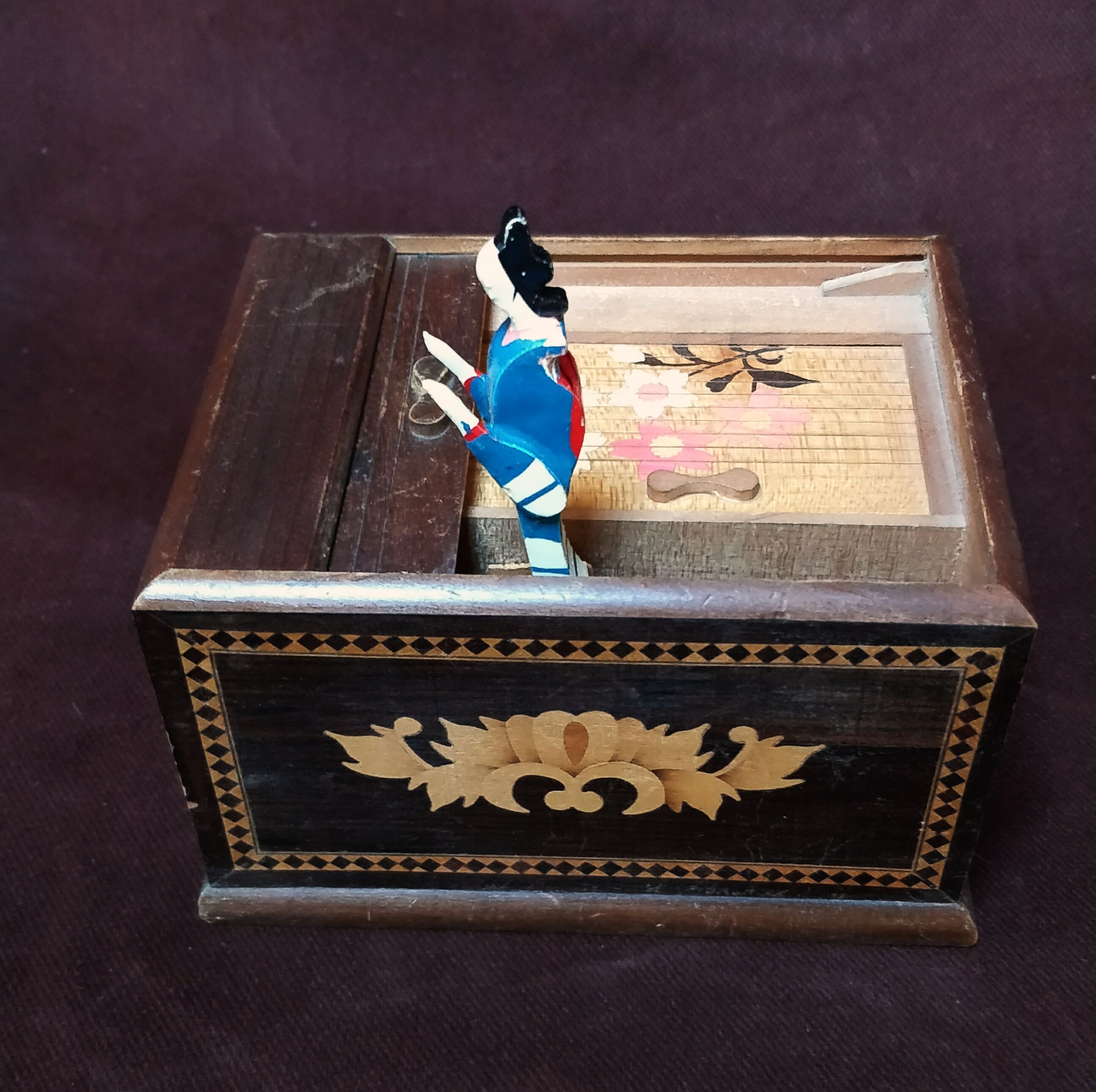 Japanese wooden cigarette dispenser box