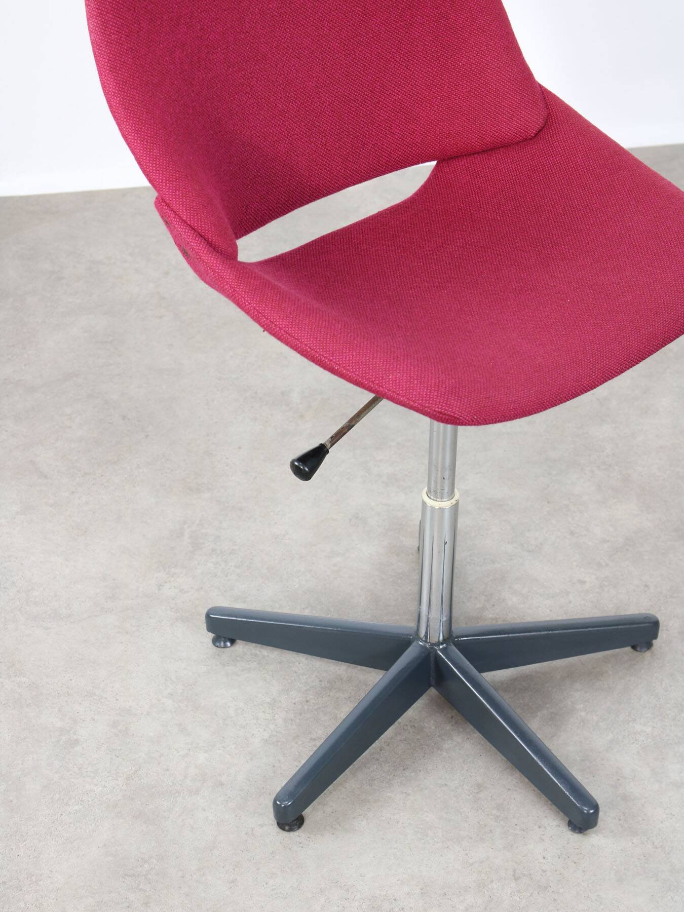 Pink Shell Swivel Chair by Niko Kralj for Stol Kamnik, 1970s