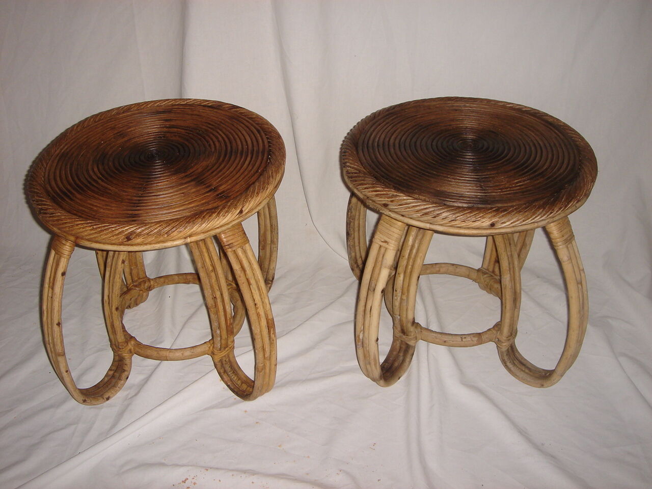 table rattan & 2 stools Indochina 1950