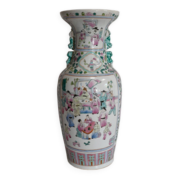Porcelain vase, China – XXth