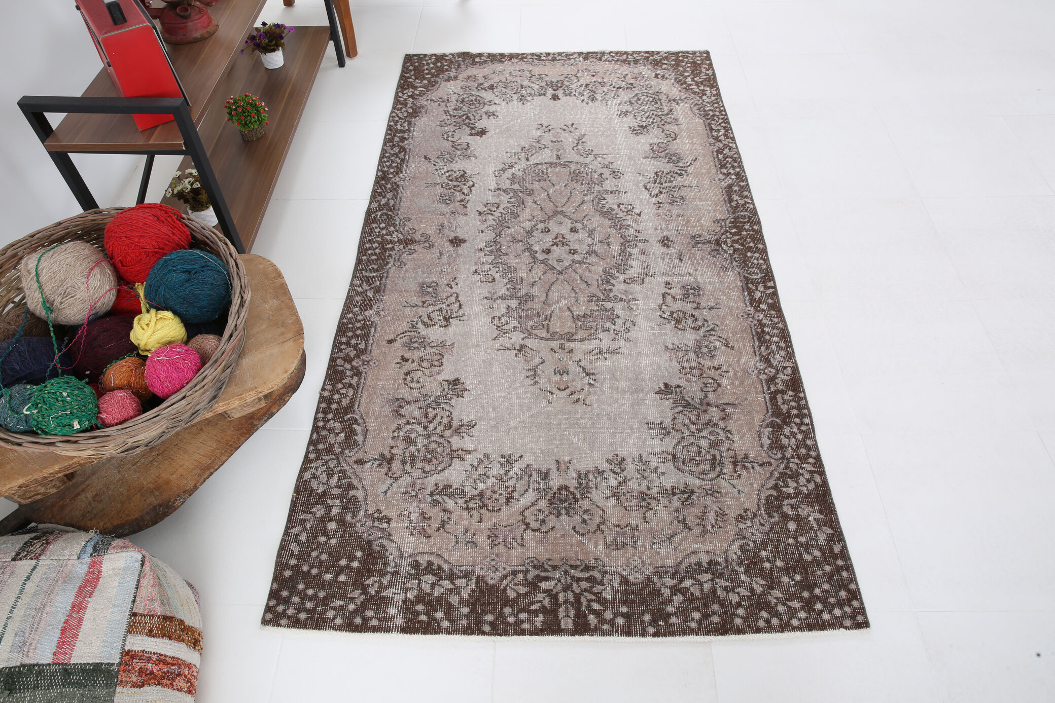 Brown floral turkish area rug, 208x115cm