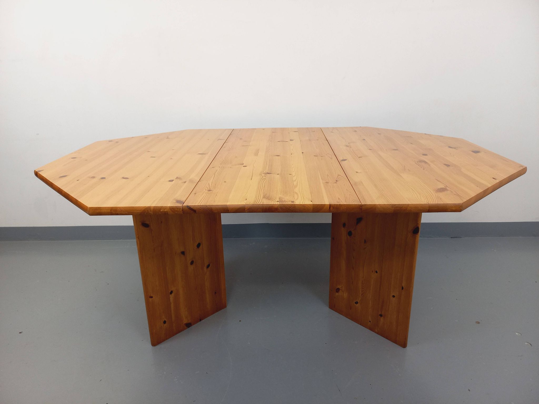 Table à manger octogonale vintage des années 80 en pin avec rallonge