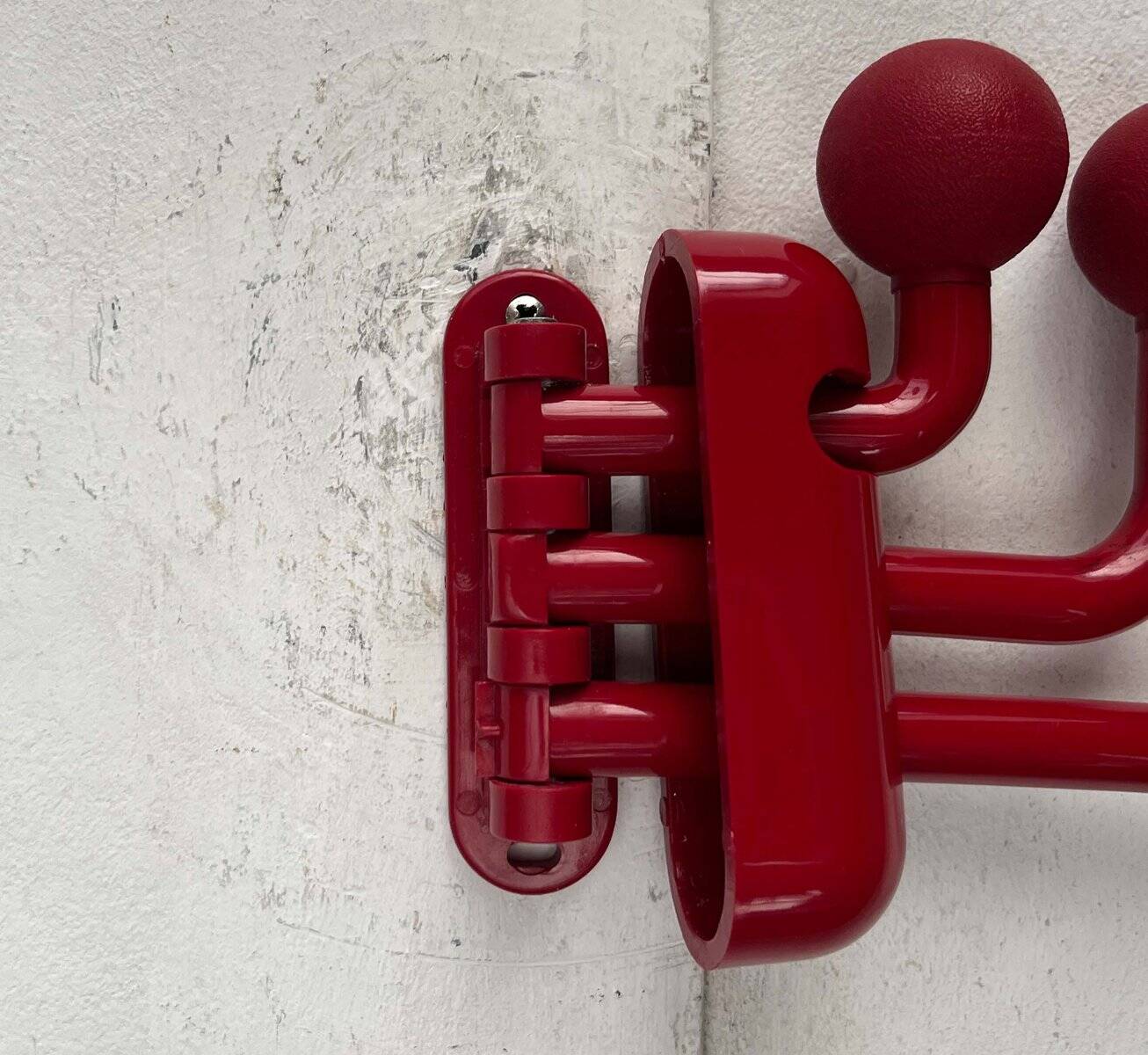 Postmodern Italian folding coat rack by Patrizia Angeloni for Confalonieri, 1980s.