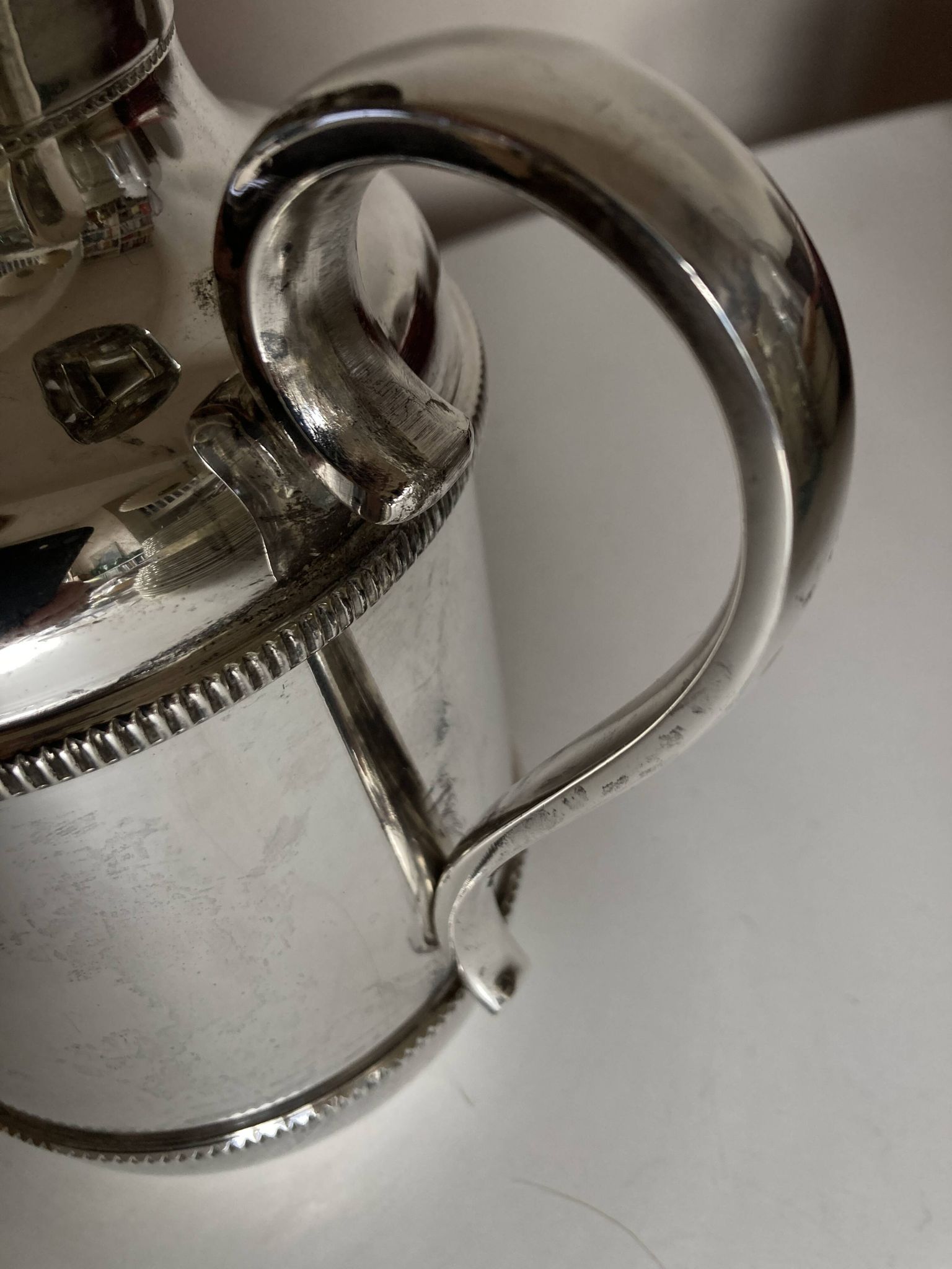 Isothermal salon jug Italy in silver-plated metal, neo-classical 1970.