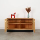 Buffet en frêne, design danois, années 1970, production : Danemark