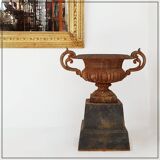 Cast iron Medici vase on base