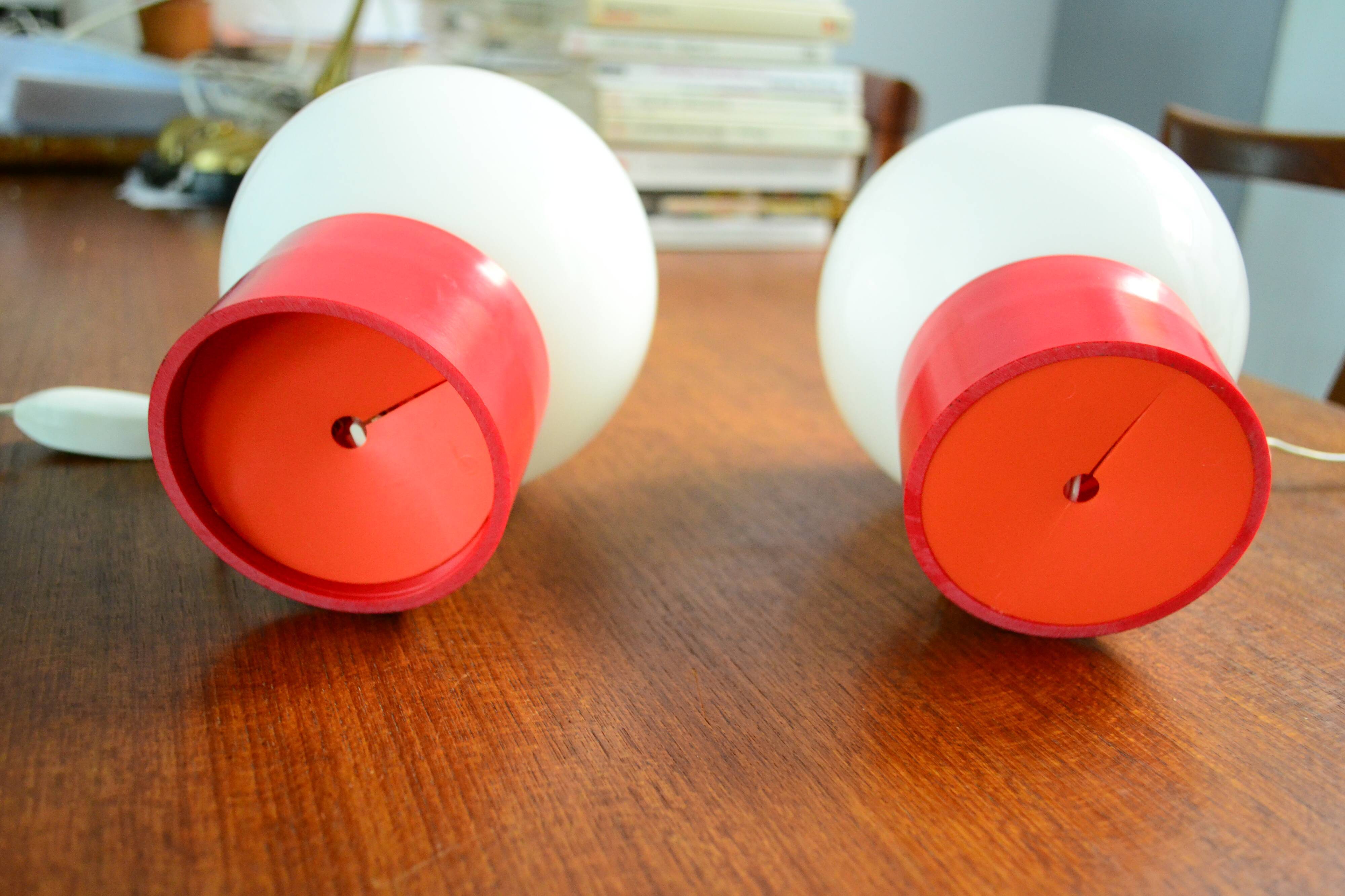 Pair of bedside lamps in opalinec, 70s