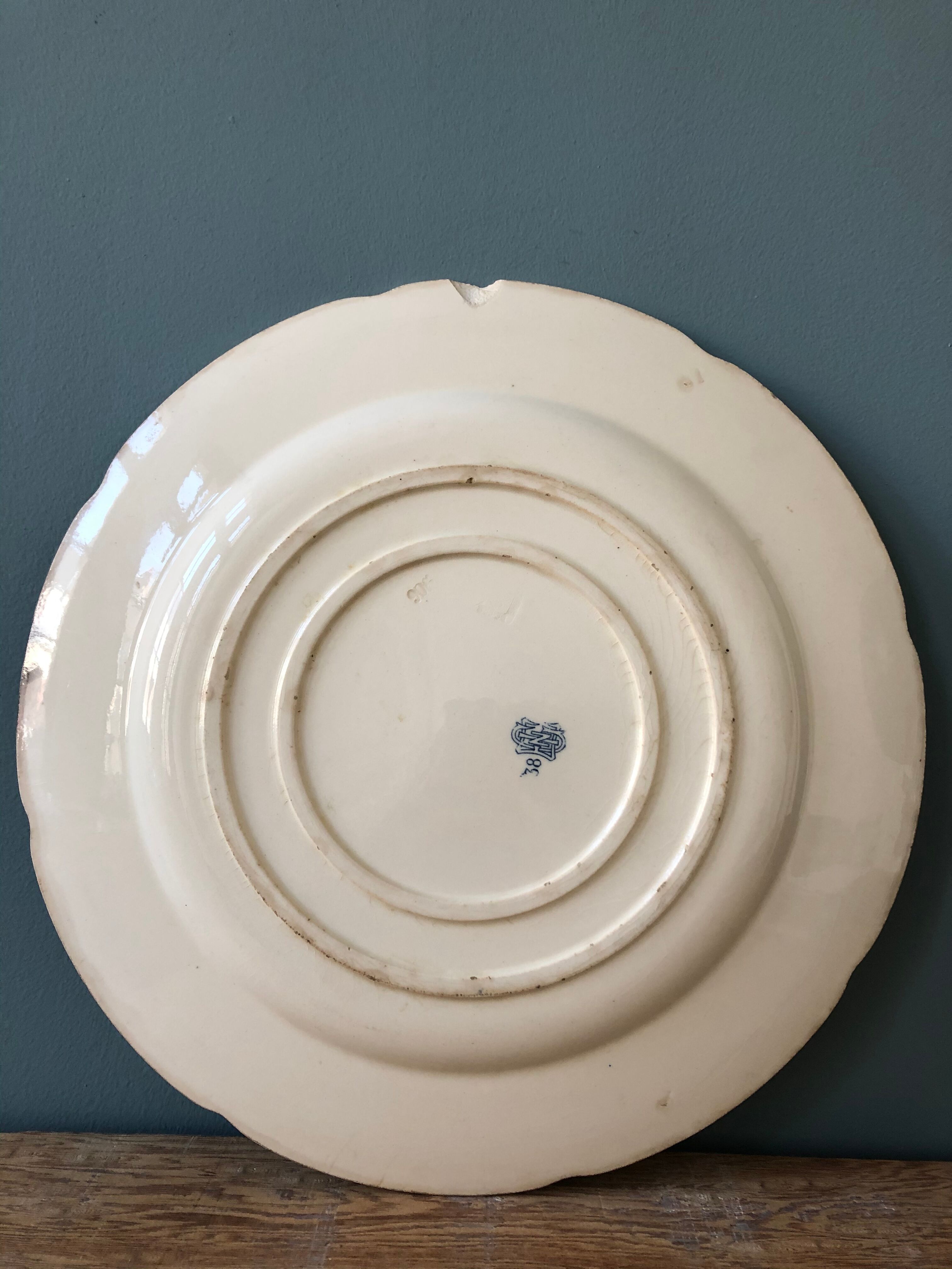 Plat en porcelaine de Gien