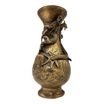 Dragon vase
