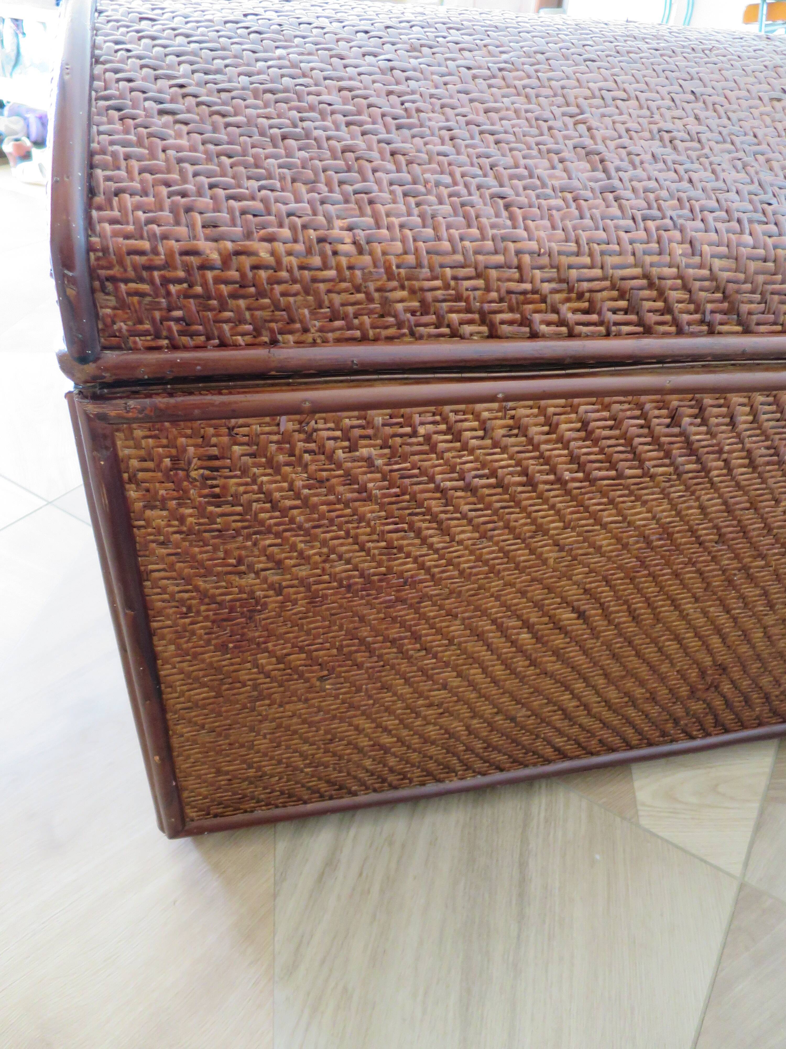 Vintage storage chest - curved - woven rattan - 1970s - mahogany colour