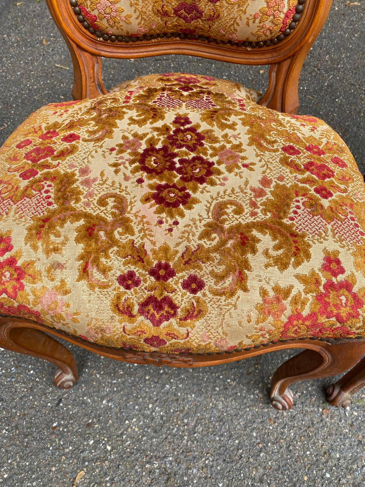 2 Louis XV chairs in solid wood and red-yellow fabric