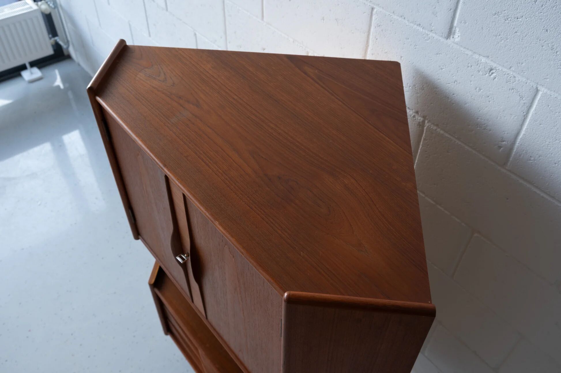 Meuble d'angle en teck avec bar