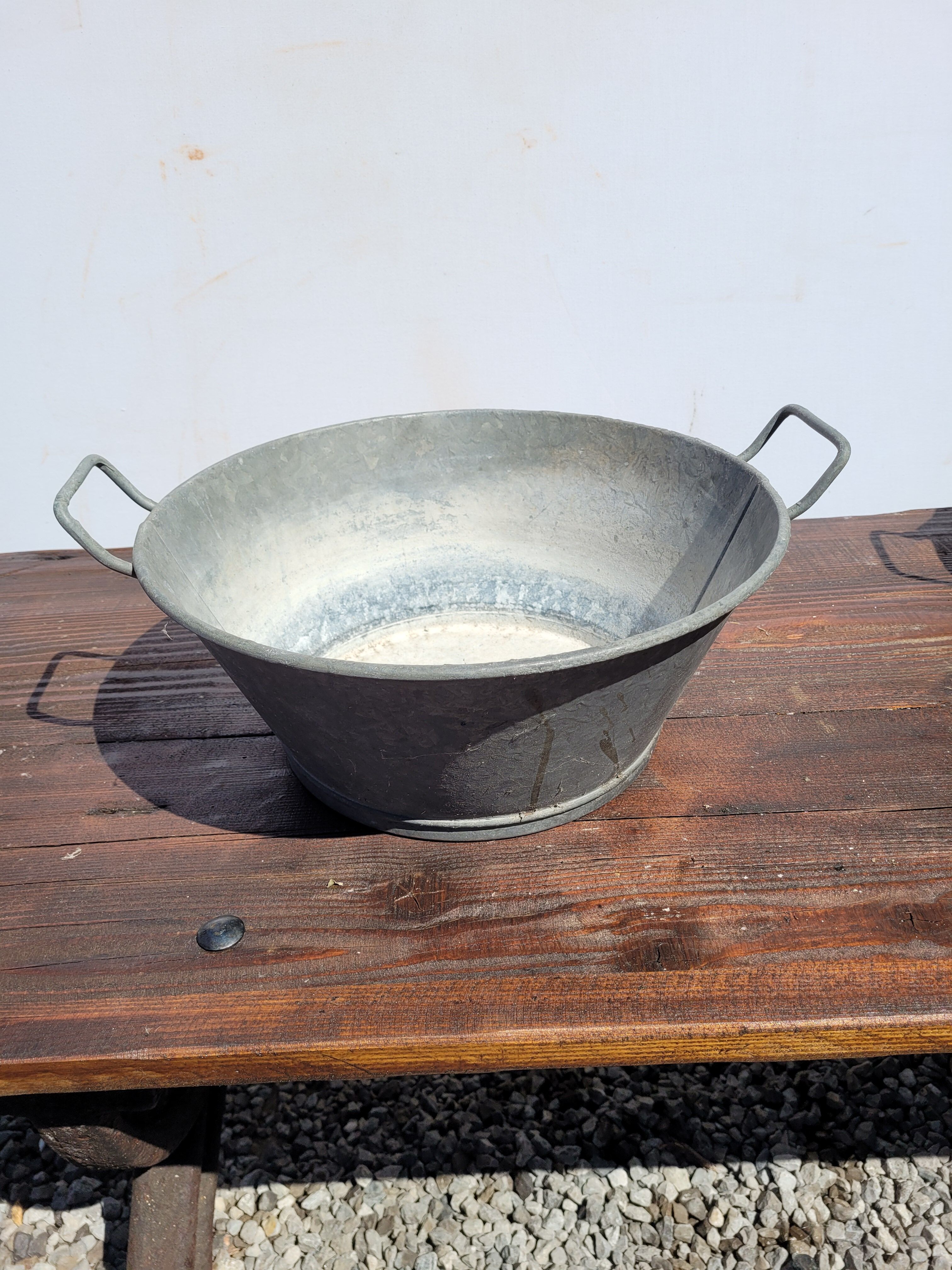 Zinc basin 37cms in diameter